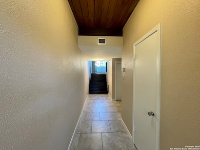 Hallway/Entrance
