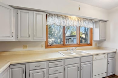 13753 Forest Blvd N, Hugo, MN 55038 - photo 7