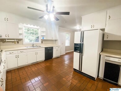 149 Nottingham Rd, Rainbow City, AL 35906 - photo 5