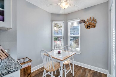 Eat-in Kitchen