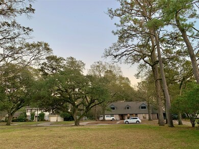 105 Stoney Creek Dr, Houston, TX 77024 - photo 6