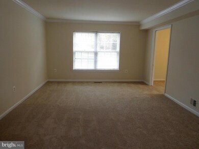 8050 Sleepy View Ln, Springfield, VA 22153 - photo 3