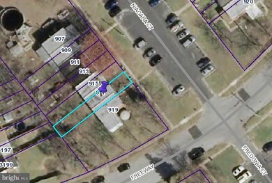 917 Niagara Ct, Halethorpe, MD 21227 - photo 2