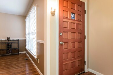 2902 Arlington Ct, Louisville, KY 40299 - photo 4