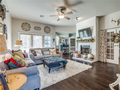 2436 E Hills Dr, Moore, OK 73160 - photo 5