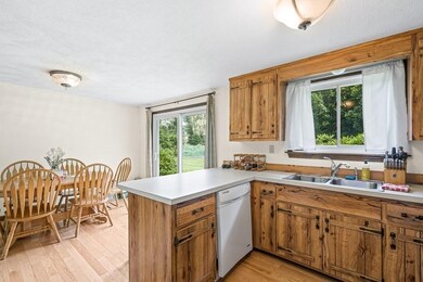 52 Frederick St unit 24, Dracut, MA 01826 - photo 6