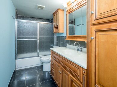 1405 Ashland Ave unit 1B, Des Plaines, IL 60016 - photo 4