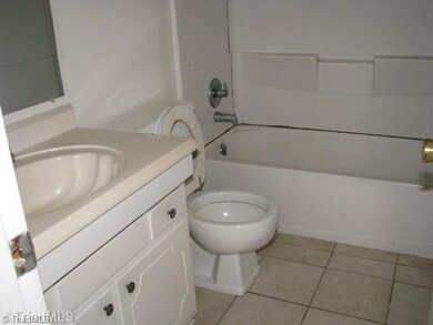 2350 Bay Meadows Ct unit J, Winston Salem, NC 27103 - photo 5