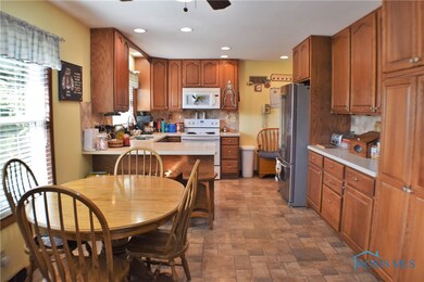 6833 State Route 582, Woodville, OH 43469 - photo 4