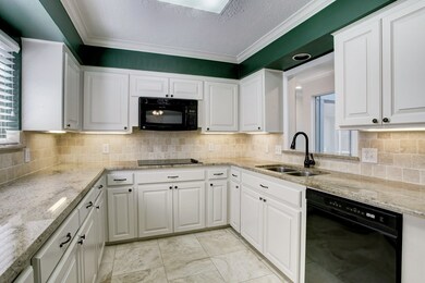 10102 Meadow Lake Ln, Houston, TX 77042 - photo 7