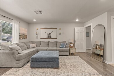 1011 N 4th St, Broken Arrow, OK 74012 - photo 7