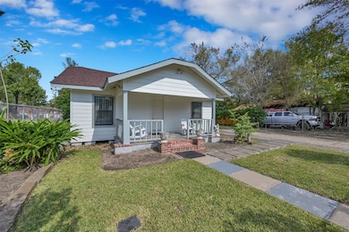 5038 Creekmont Dr, Houston, TX 77091 - photo 2