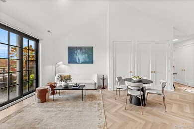 100 E Putnam Ave unit 311, Greenwich, CT 06807 - photo 2