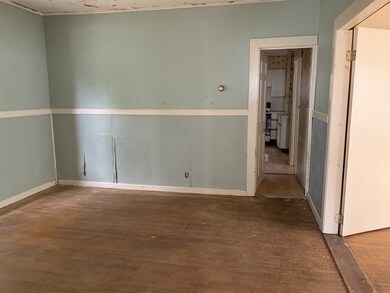 35 Freeland St, Worcester, MA 01603 - photo 5