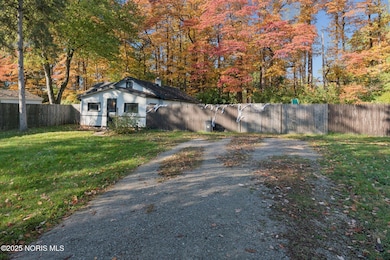 03-5327-Oldham-Dr-Windowstill