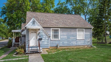 02-z 218 W Elmwood002