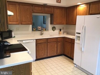 613 Budleigh Cir, Lutherville Timonium, MD 21093 - photo 6