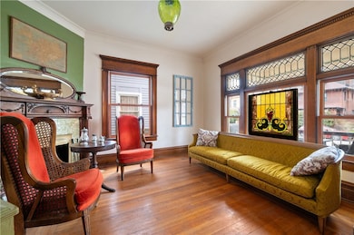 Parlor/formal living