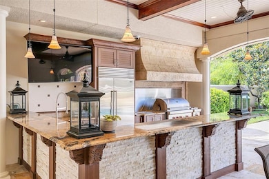 Summer kitchen with Subzero and Wolf appliances & Wolf grill (2020)