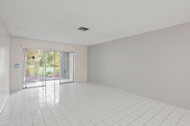 1912 Palmland Dr unit 3, Boynton Beach, FL 33436 - photo 2
