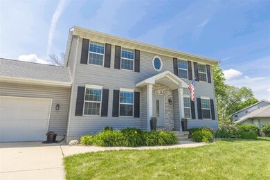 208 N Highland Dr, Cedar Falls, IA 50613 - photo 2