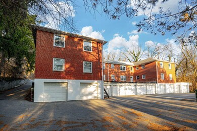 4-web-or-mls-2611 Charing Road 004