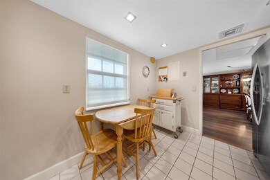 3960 Oaks Clubhouse Dr unit 510, Pompano Beach, FL 33069 - photo 4