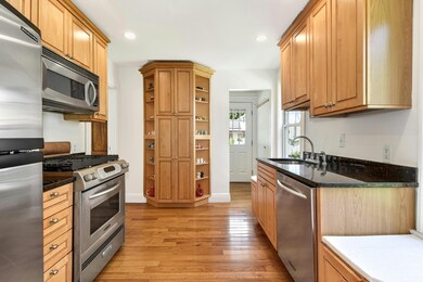 427 Albemarle Rd, Newtonville, MA 02460 - photo 4