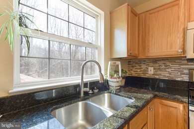 1872 Tiger Lily Cir unit 6, Woodbridge, VA 22192 - photo 7