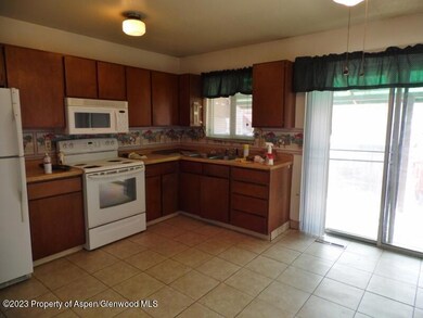 884 Russell St, Craig, CO 81625 - photo 3