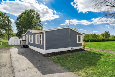 2185 Maureen Blvd S, Obetz, OH 43207 - photo 3