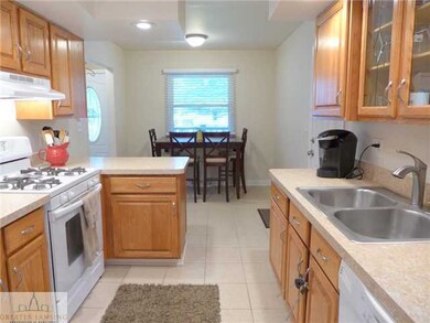 1635 Holly Way, Lansing, MI 48910 - photo 7