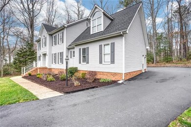 2-Story Colonial in Woodlake with Paved Driveway