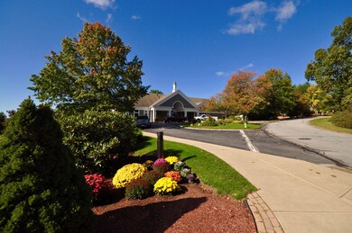 121 Hawthorne Village Rd unit U402, Nashua, NH 03062 - photo 7