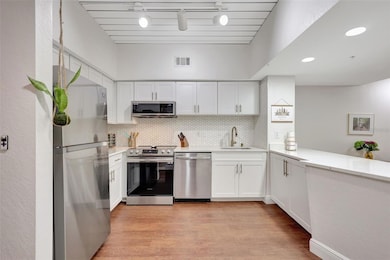 2411 W Horatio St unit 526, Tampa, FL 33609 - photo 6