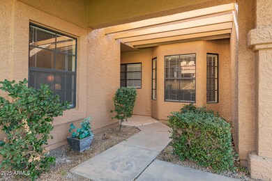 9028 E Winchcomb Dr, Scottsdale, AZ 85260 - photo 3
