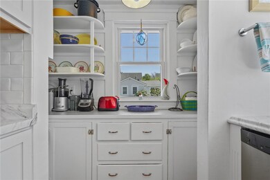 667 Aquidneck Ave unit A, Middletown, RI 02842 - photo 5