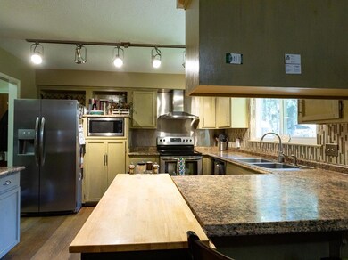 MainHouseKitchen-2