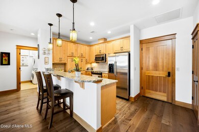 2151 N Main St, 304