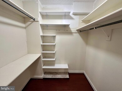 Skyline Plaza unit 2306N, Baileys Crossroads, VA 22041 - photo 4