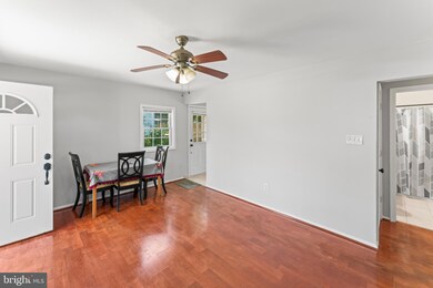 121 Cabbel Dr, Manassas Park, VA 20111 - photo 6