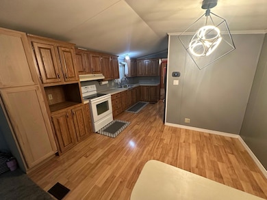 7 Kitchen Right