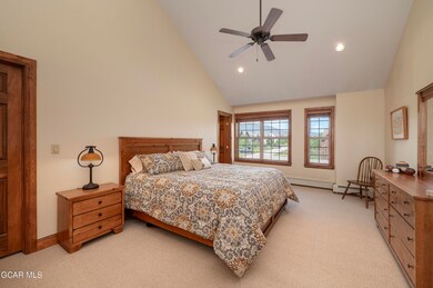 Master Bedroom2