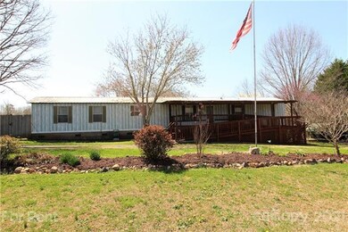 219 Muldoon Ln, Clover, SC 29710 - photo 2