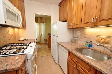 Garth Essex unit 6C1, Scarsdale, NY 10583 - photo 5