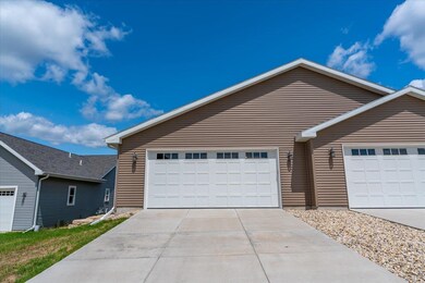 6295 Stone Gate Dr, Fitchburg, WI 53719 - photo 7