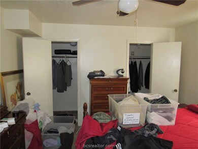 Downstairs bedroom - tenant packing