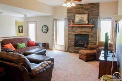 4322 SW Misty Harbor Dr, Topeka, KS 66610 - photo 2