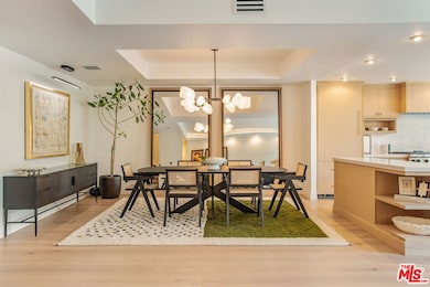 211 S Spalding Dr unit 110N, Beverly Hills, CA 90212 - photo 4