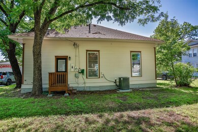 403 S Lindsay St, Gainesville, TX 76240 - photo 5